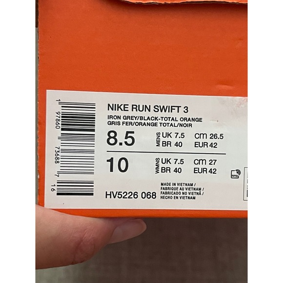 NIKE Run Swift 3 Running Shoes NEW Grey Black Green Mens 8.5 Womens 10 main image 7